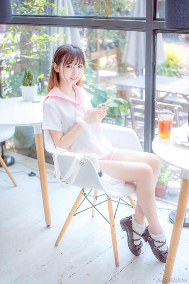 当我们都老的时候，我希望——还能吻着你的牙床，直到永远~~~首语：现在的你是否泪如雨下?就如同帖子背景的雨滴，无息滑落……